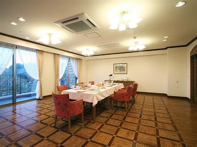 「グッドタイム リビング 神戸垂水」のパーティールーム。食事会などが開けるプライベートルーム。