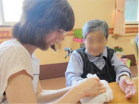 スタッフの丁寧な介助