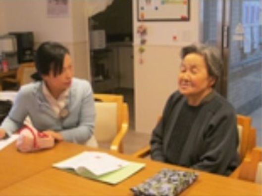 ご入居者様とスタッフ