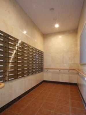 エントランス・ポスト