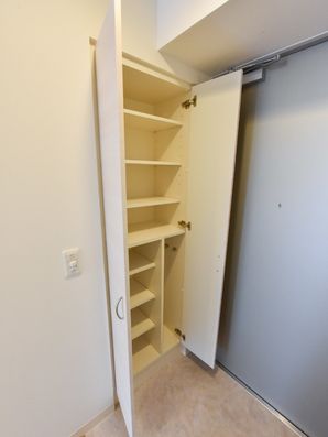 機能的な収納棚