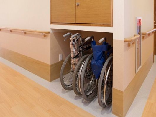 車いす収納スペース