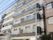 6階建ての建物の外観