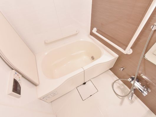 手すり完備のお風呂