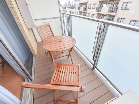 外気浴を楽しめるバルコニー