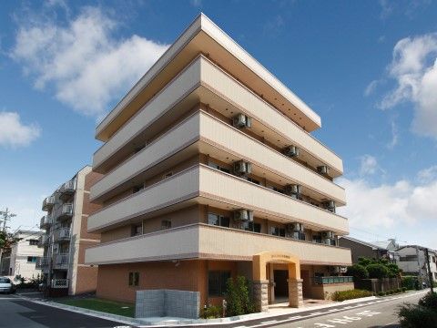 アットホームな雰囲気の施設である。駅も徒歩10分ほどのところにあり、ご家族の来訪にも便利な立地である。