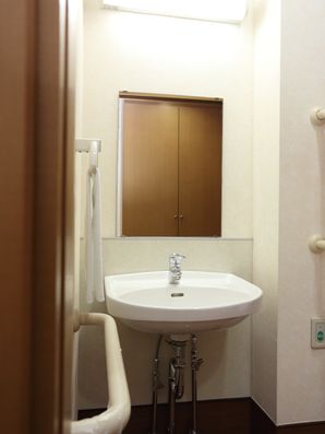 車いす使用の洗面所