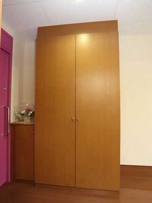 落ち着いた雰囲気の大型クローゼット