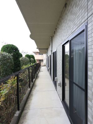 眺望を楽しむことのできるバルコニー