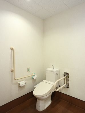 介護重視の機能的トイレ