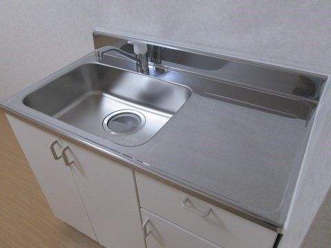 「サービス付き高齢者向け住宅 あんじゅ田原」のキッチン。湯沸かしなどが可能になっている。