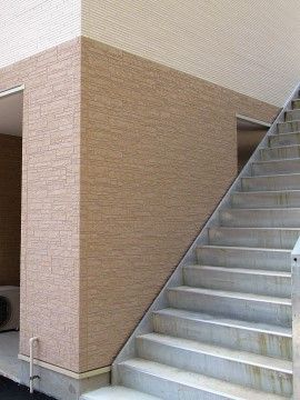 「サービス付き高齢者向け住宅 あんじゅ田原」の非常階段。万が一の為の非常階段を設置している。