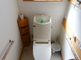 明るい介護施設のトイレスペース