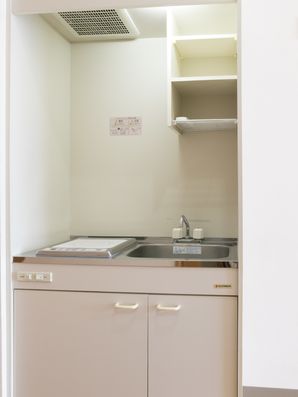 安全なIHを採用したミニキッチンは全室に