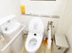介護施設内の清潔なトイレ空間