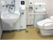 トイレは温水洗浄便座を採用している。便座に座ったまま手が届くところに流し台を設置しており、手洗いが楽にできる。