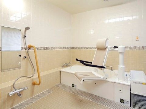「ニチイホーム住吉」の個人浴室。プライバシーも確保できる浴室。