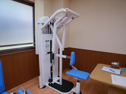 トレーニングマシン