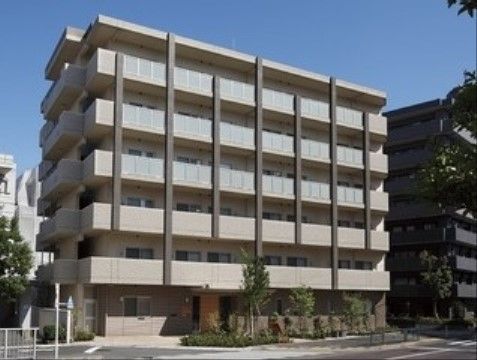 「ニチイホーム西葛西」の外観。マンションのような雰囲気の佇まい。
