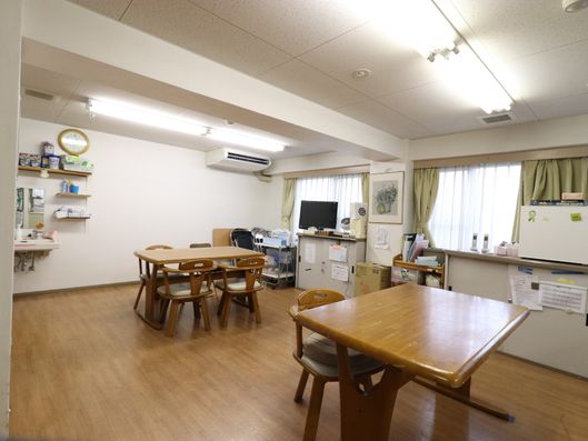 テーブルと椅子