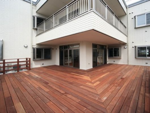 ウッドデッキ