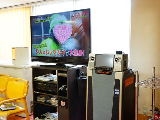 大型テレビ