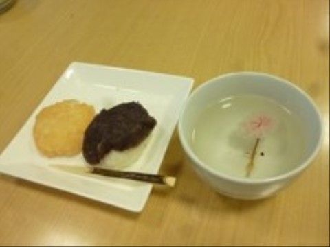 「ファミリア」のお花見会。四季折々のイベントを楽しめる。