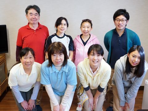 「ファミリア」の外観。周辺地域に馴染むような落ち着いたデザインの建物。