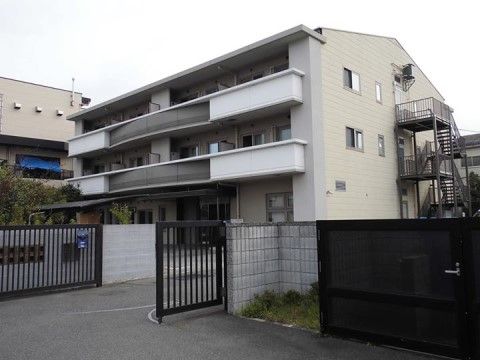 「たなごころ毛穴」の外観。マンション風な外観を施している。
