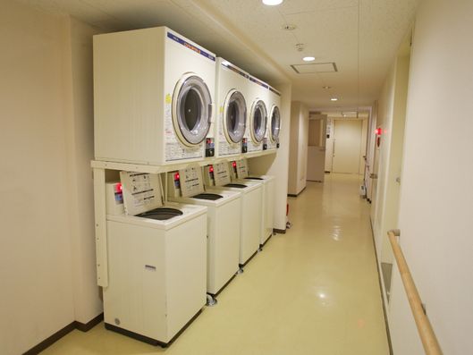 共用の洗濯機と乾燥機