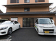 ゆったりとした外観の建物