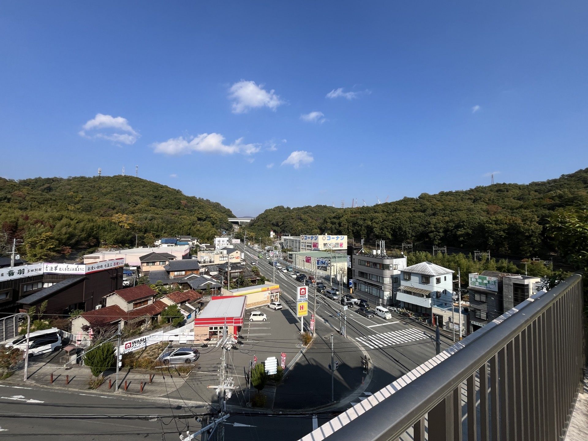 緑豊かな街並みビュー