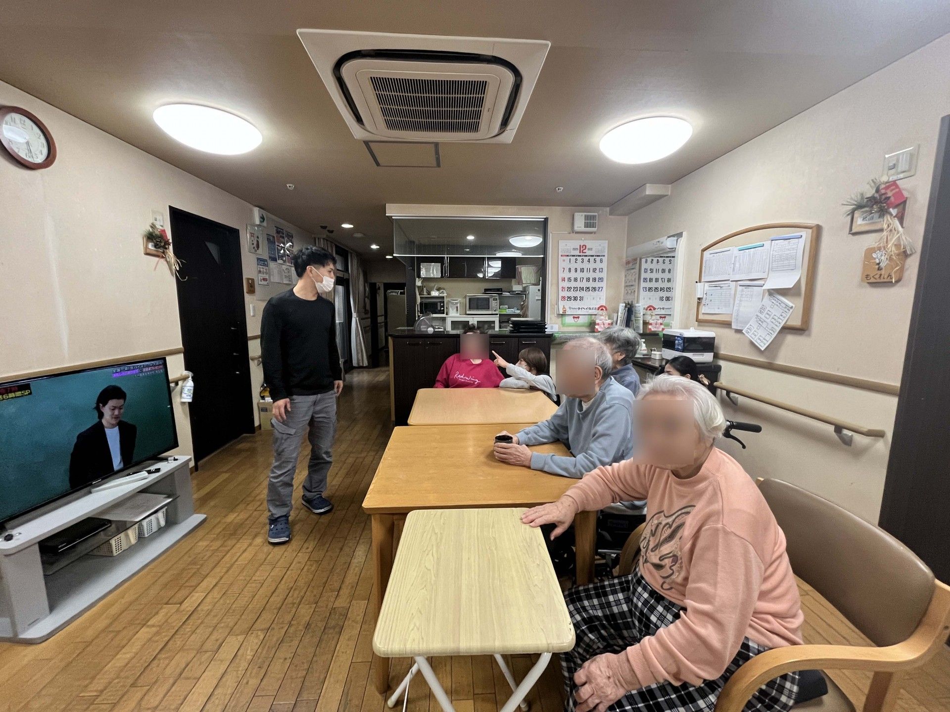 談話を楽しむリビング