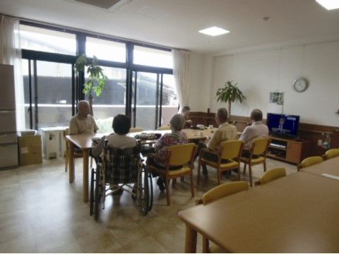 「ケアホームあいあい府中駅西」の食事。毎日楽しめる献立を工夫している。