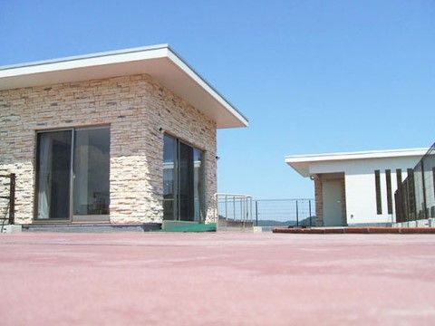 「ゴールドエイジフォーリア」の屋上。景色を眺めてリラックスできる。