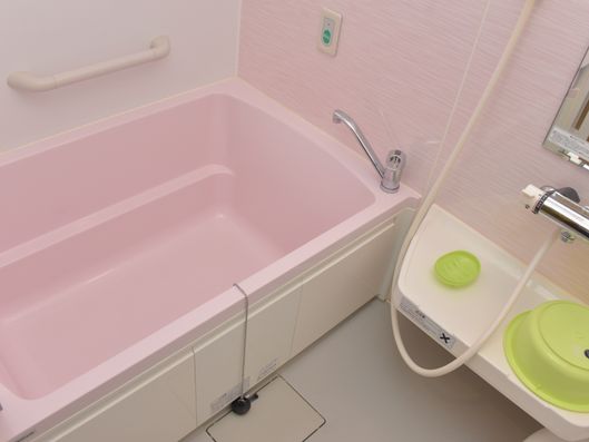 ゆとりのある浴槽