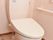 トイレはしっかりと清掃されているため、衛生的できれいだ。また、手すりがついているため、安全に利用できる。
