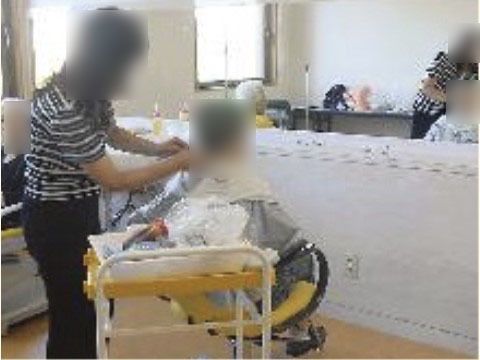 ライフステイいなつきの理美容室。定期的にプロの美容師さんをお招きしての美容サービスをご提供しております。