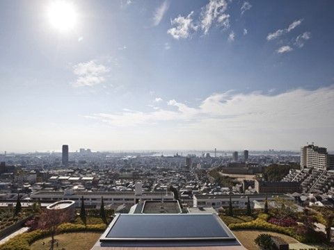 トラストグレイス御影（介護棟）の施設環境。閑静な住宅街に立地しております。日々の生活をゆっくりと、穏やかにお過ごし出来ます。