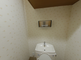 明るく清潔感のあるトイレスペース