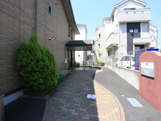 プライバシーに配慮されたエントランス