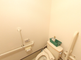バリアフリー設計のトイレ空間