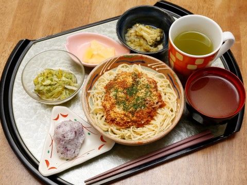 「セントケアホーム港南」のお食事。バランスの良いお食事を提供している。