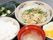 施設内で提供されている食事の献立は、酢の物から煮物にデザートまで、バリエーションも豊富となっている。
