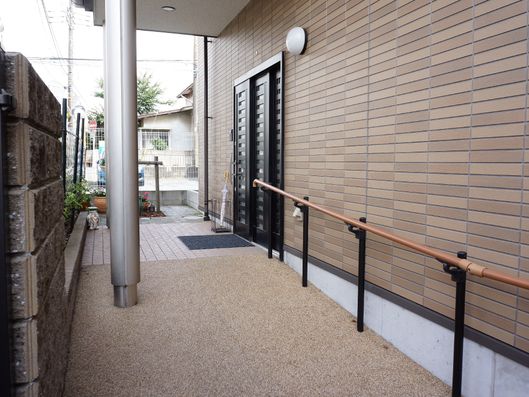 玄関アプローチ