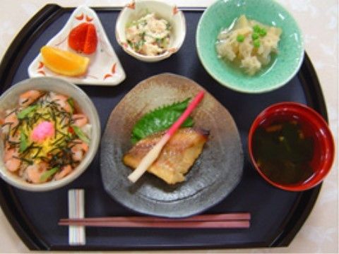 セントケアホーム矢切の食事。栄養バランスが徹底された料理を提供している。
