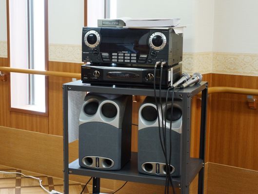 カラオケマシン