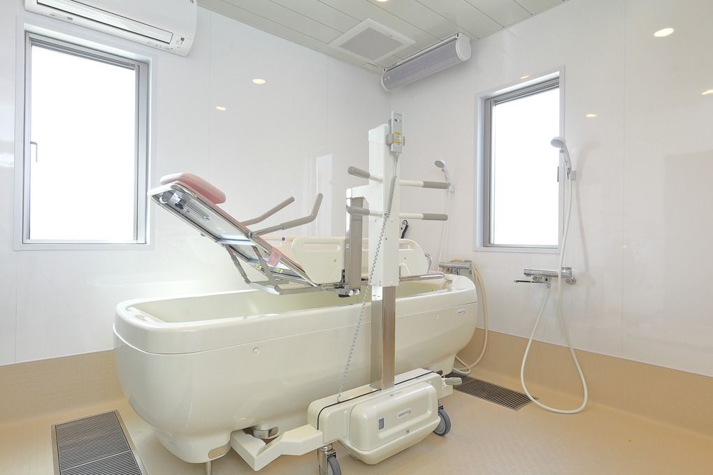 快適な入浴設備の部屋