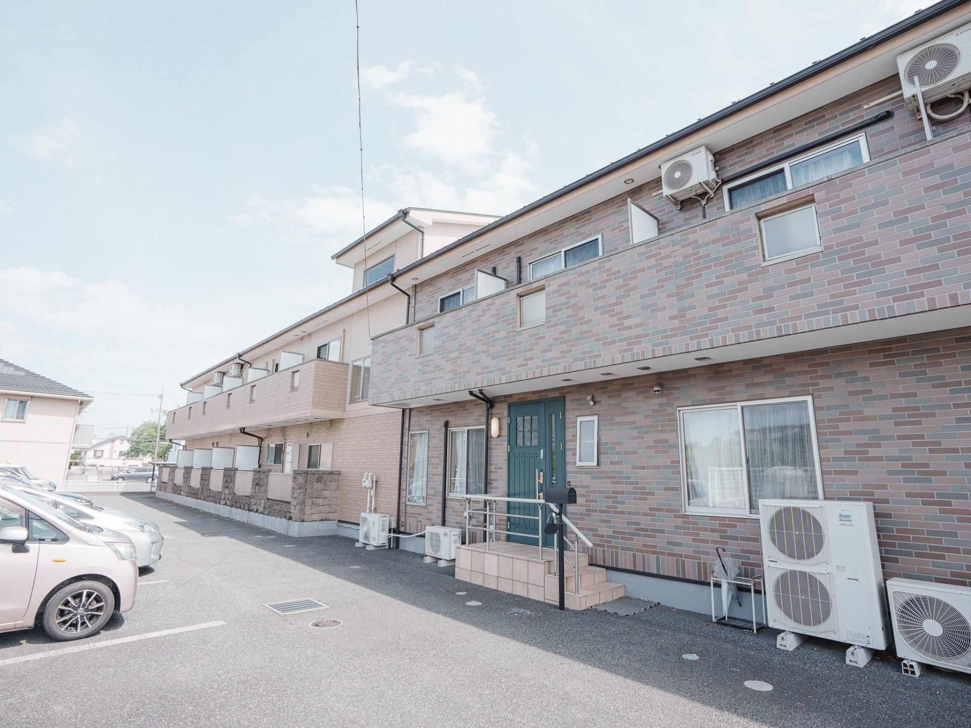 ゆったりとした玄関前