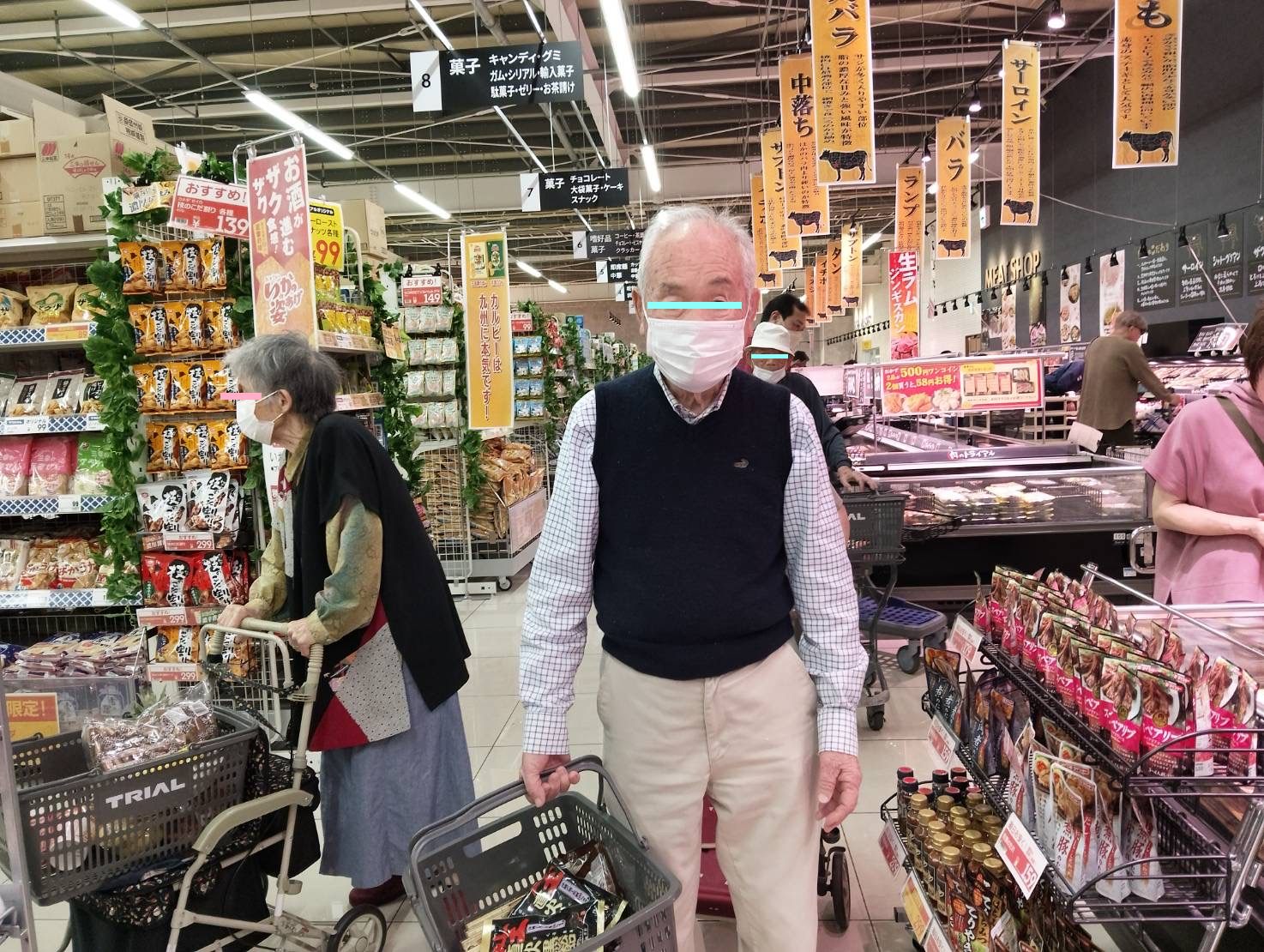 買い物を楽しむ様子